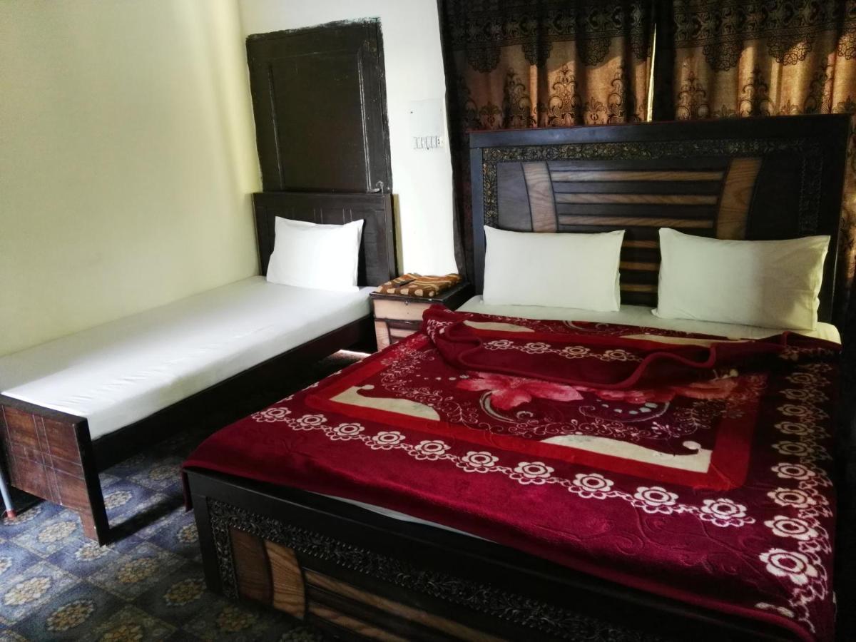Khyber Inn Исламабад Екстериор снимка