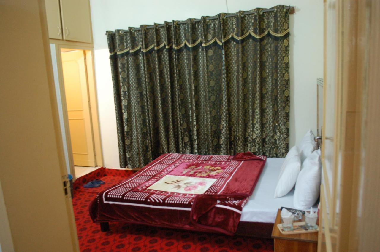 Khyber Inn Исламабад Екстериор снимка