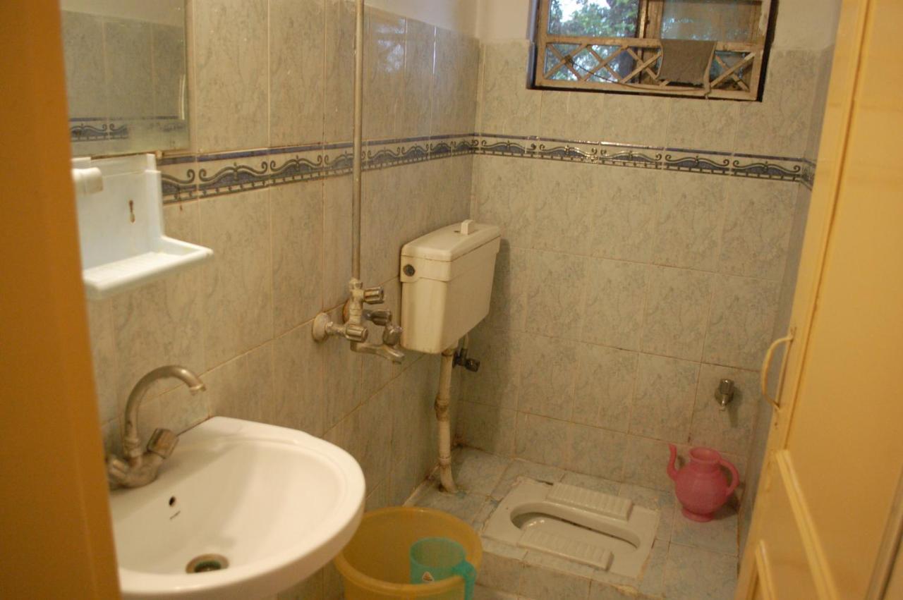 Khyber Inn Исламабад Екстериор снимка