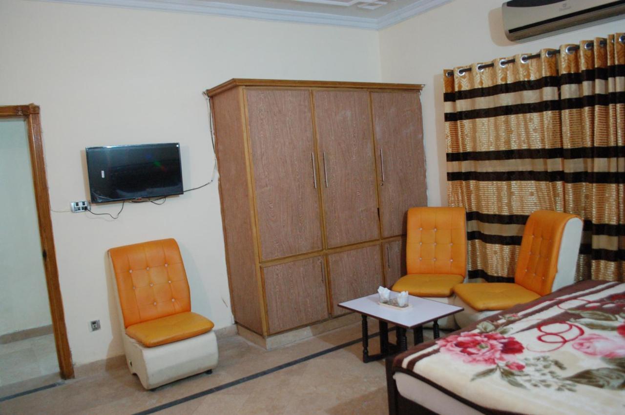 Khyber Inn Исламабад Екстериор снимка