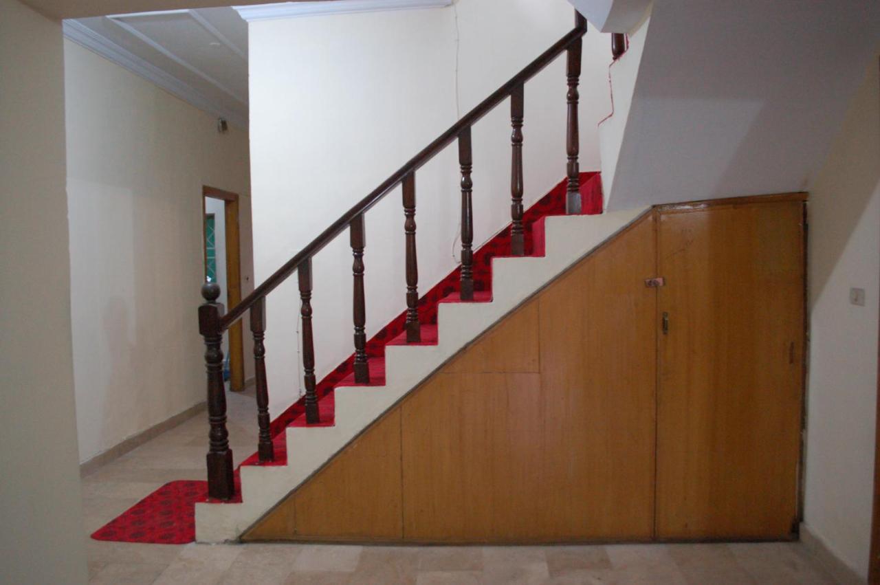 Khyber Inn Исламабад Екстериор снимка