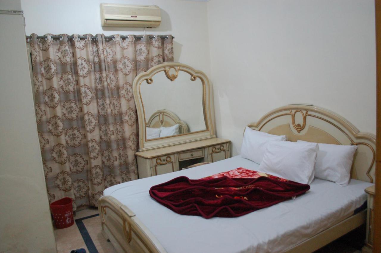 Khyber Inn Исламабад Екстериор снимка