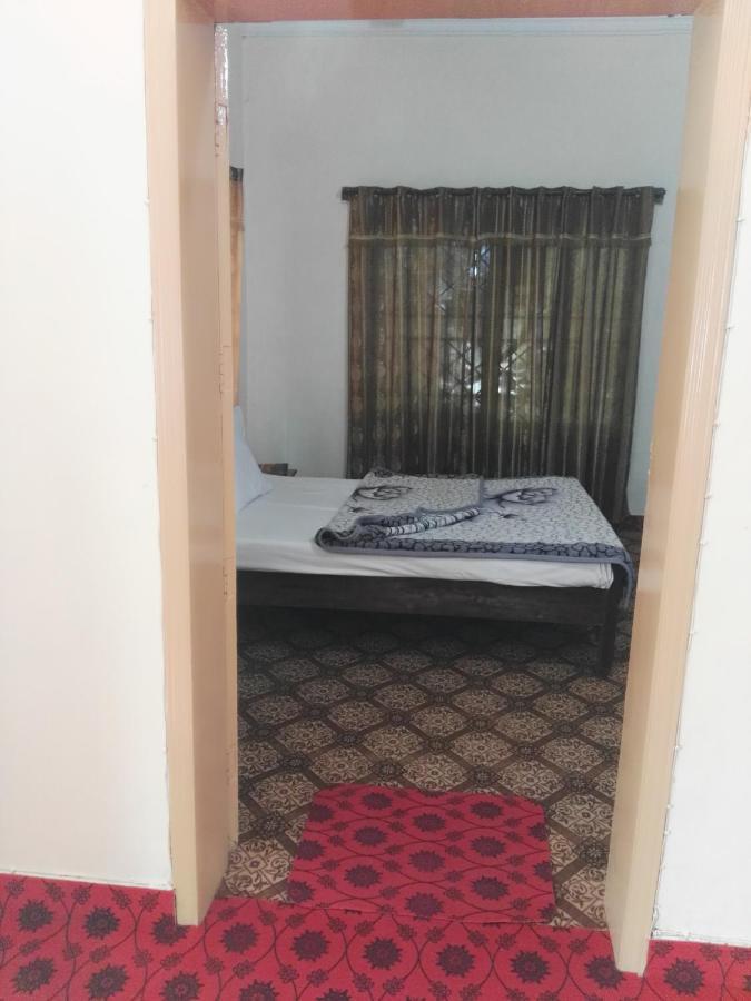 Khyber Inn Исламабад Екстериор снимка
