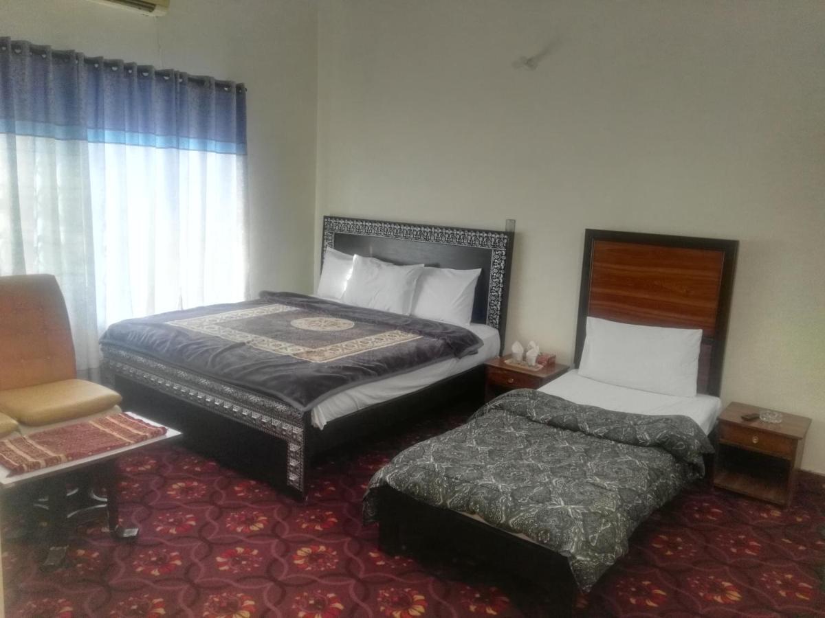 Khyber Inn Исламабад Екстериор снимка