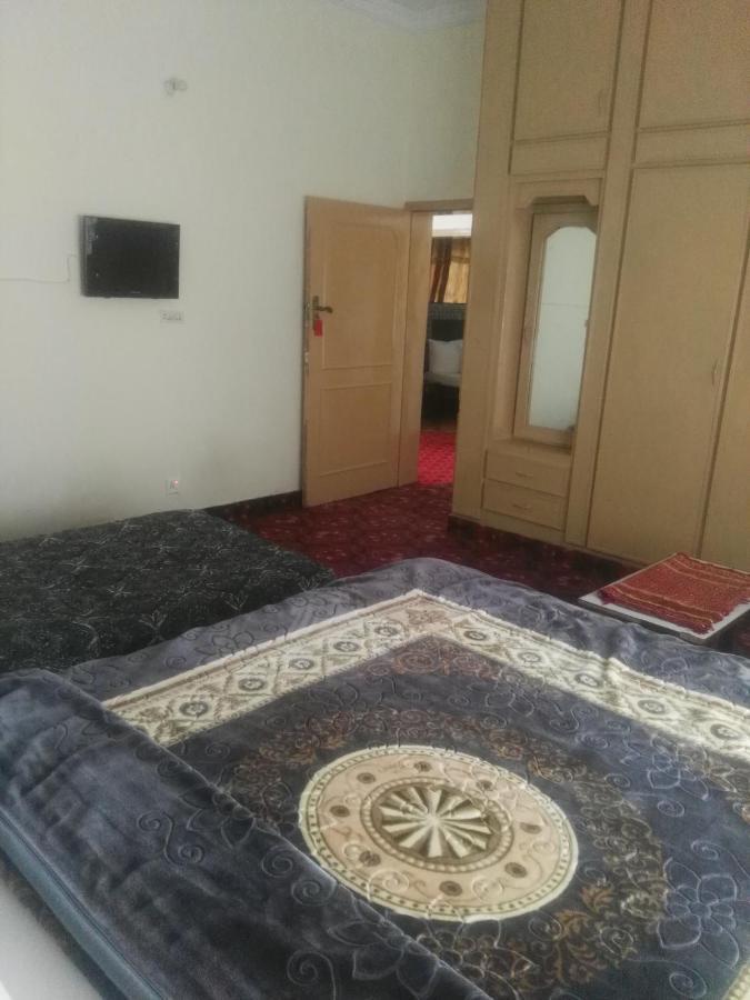 Khyber Inn Исламабад Екстериор снимка