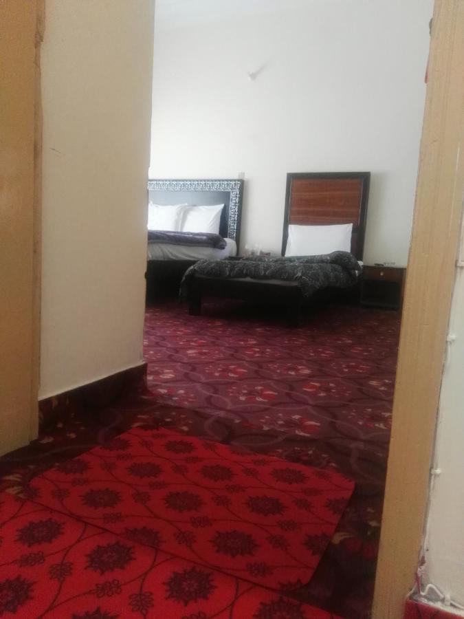 Khyber Inn Исламабад Екстериор снимка