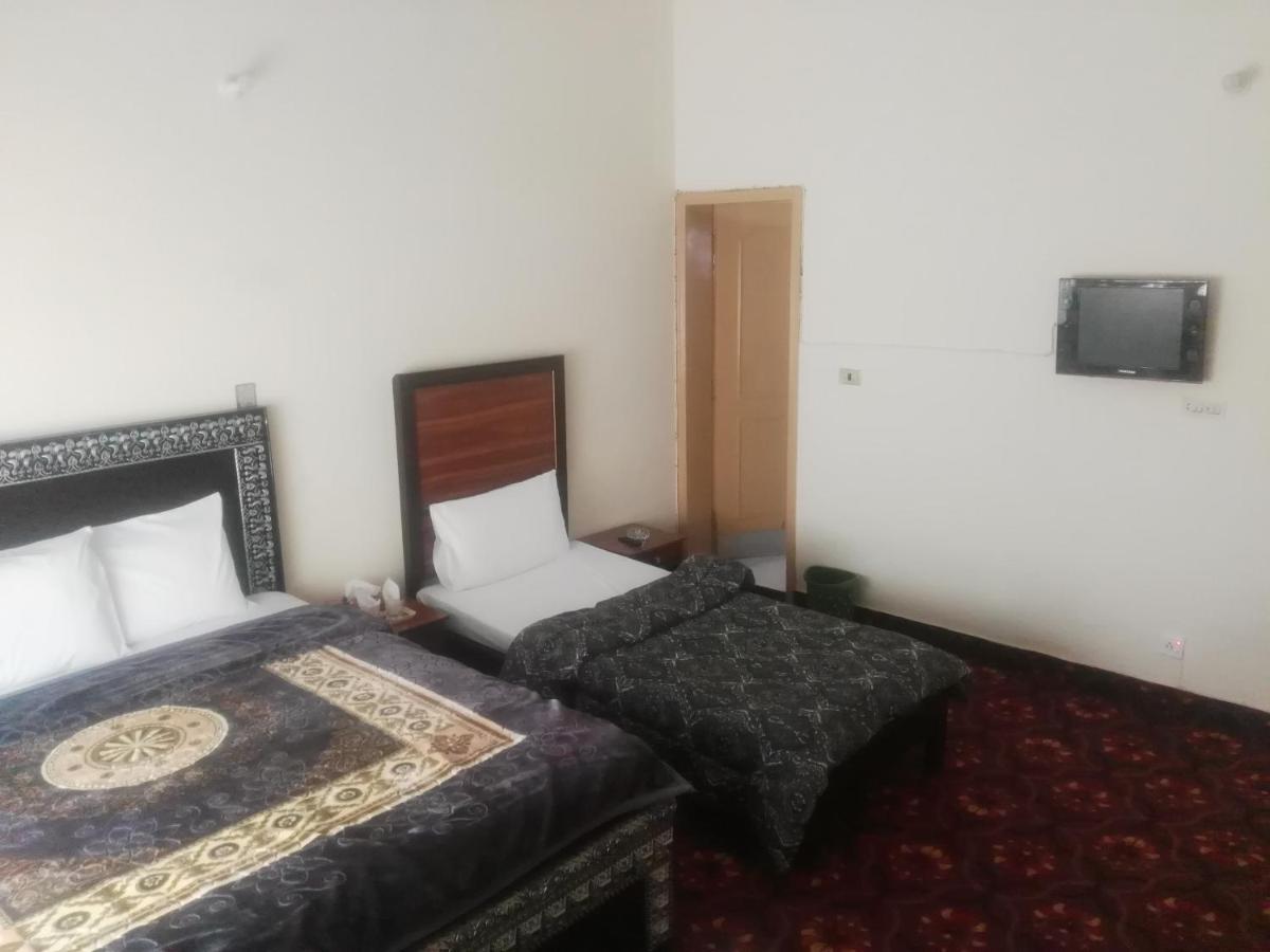 Khyber Inn Исламабад Екстериор снимка