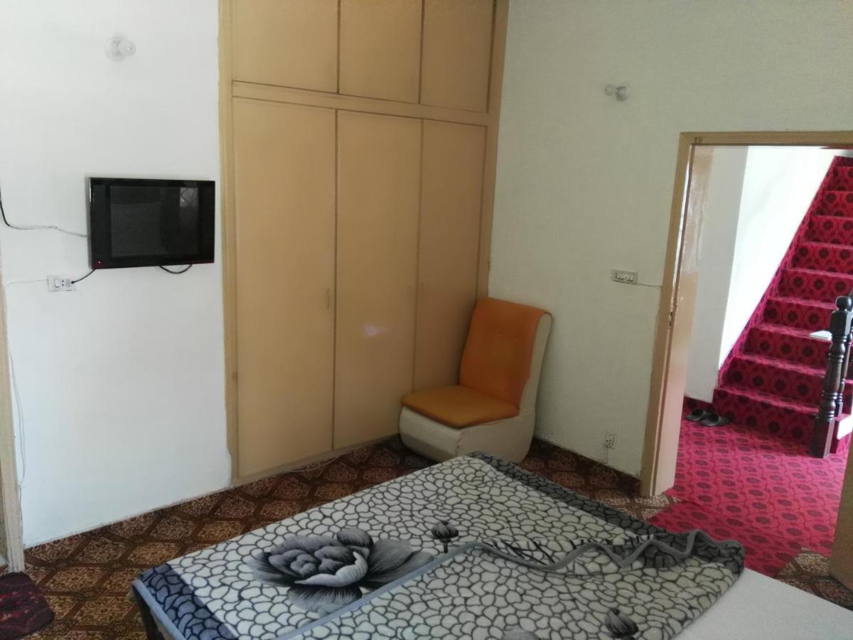 Khyber Inn Исламабад Екстериор снимка